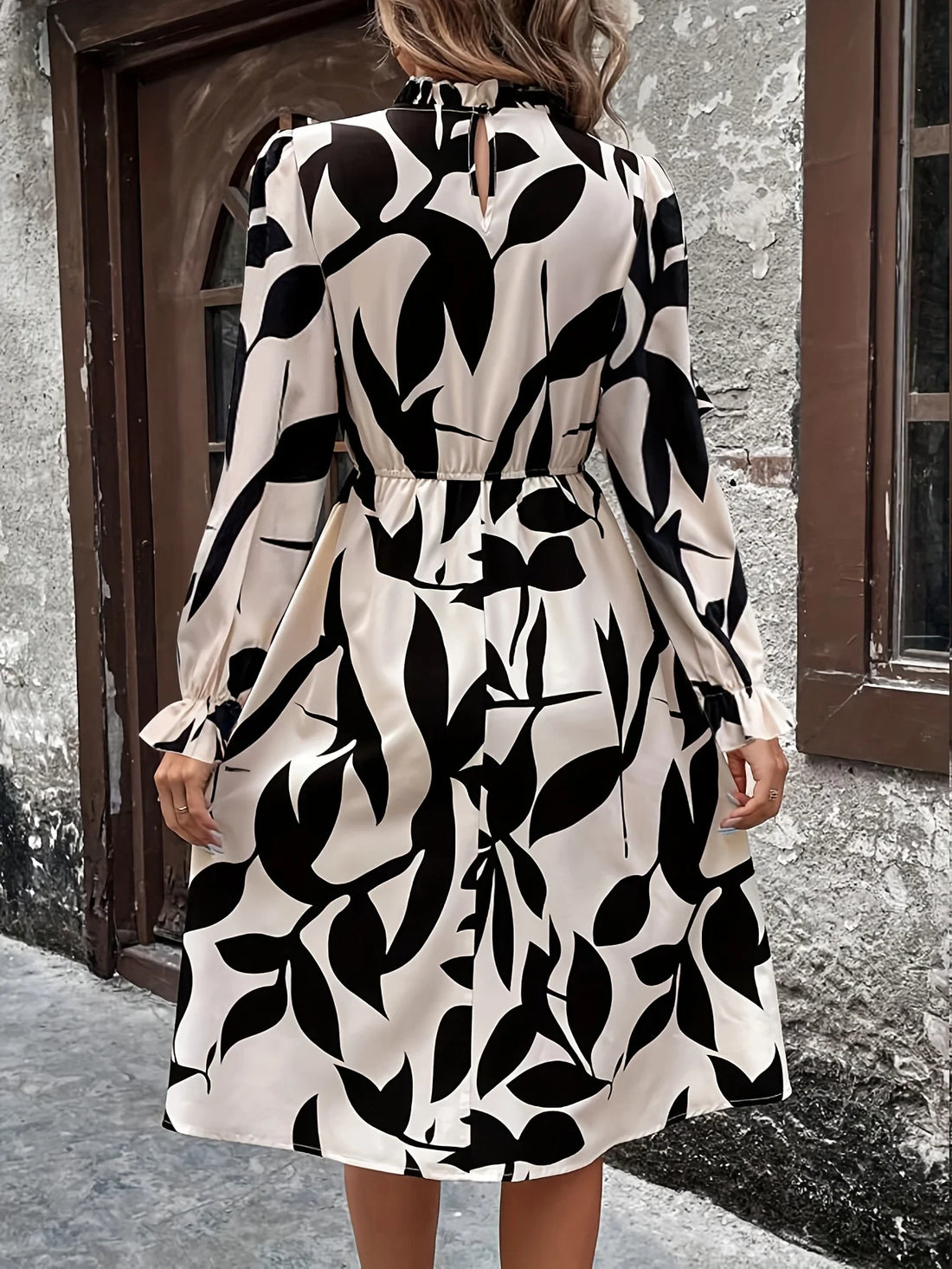 Women’s Black & White Leaf-Print Midi Dress