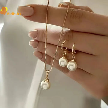 Pearl Necklace & Earrings Set
