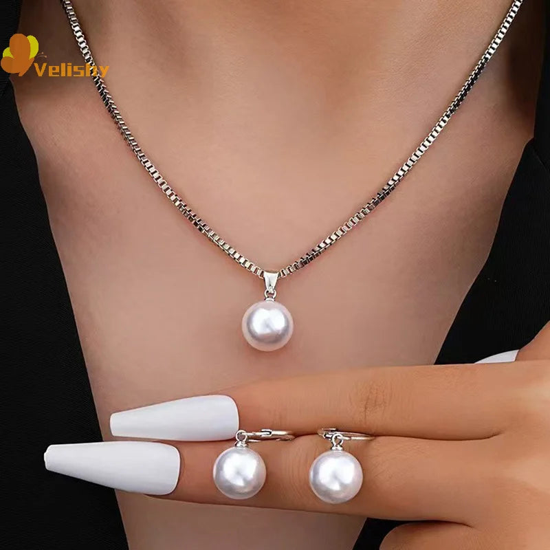 Pearl Necklace & Earrings Set